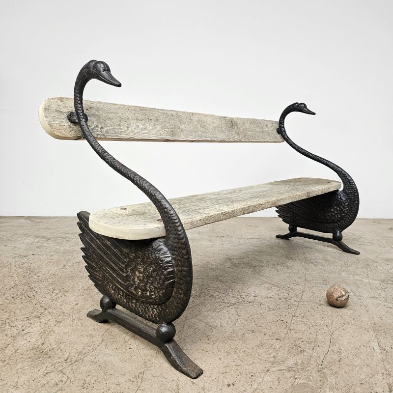 Superbe banc aux cygnes 19ème en fonte