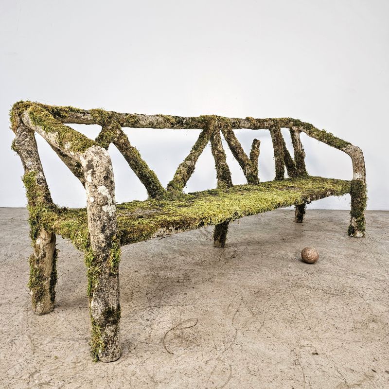 Superbe banc de jardin en béton façon faux bois vers 1900