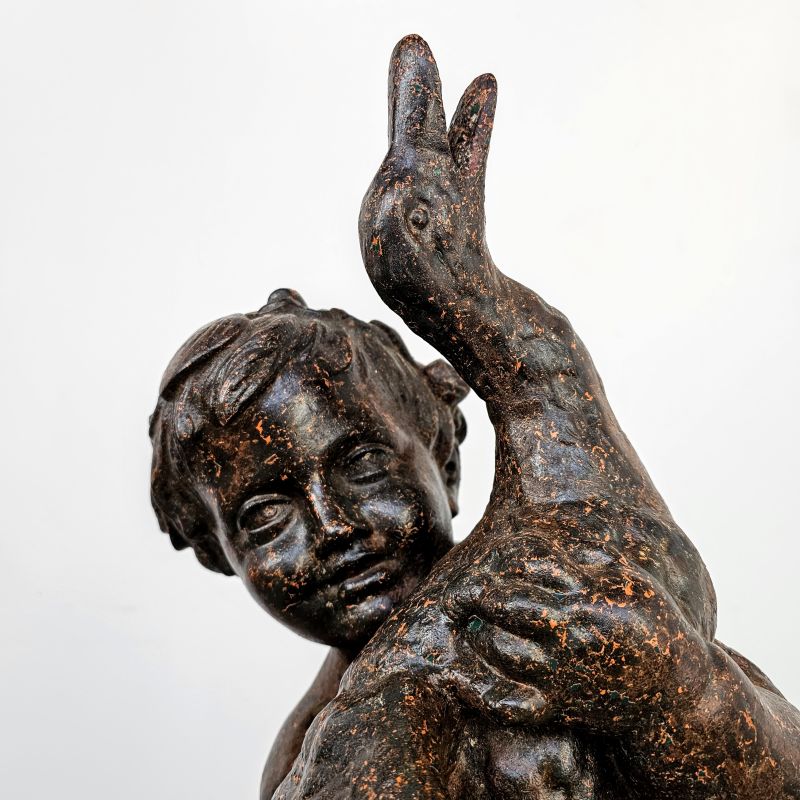 Superbe centre de fontaine en fonte «  L’enfant au canard » Val D’osne XIXéme d’après Mathurin Moreau. Autre prise de vue