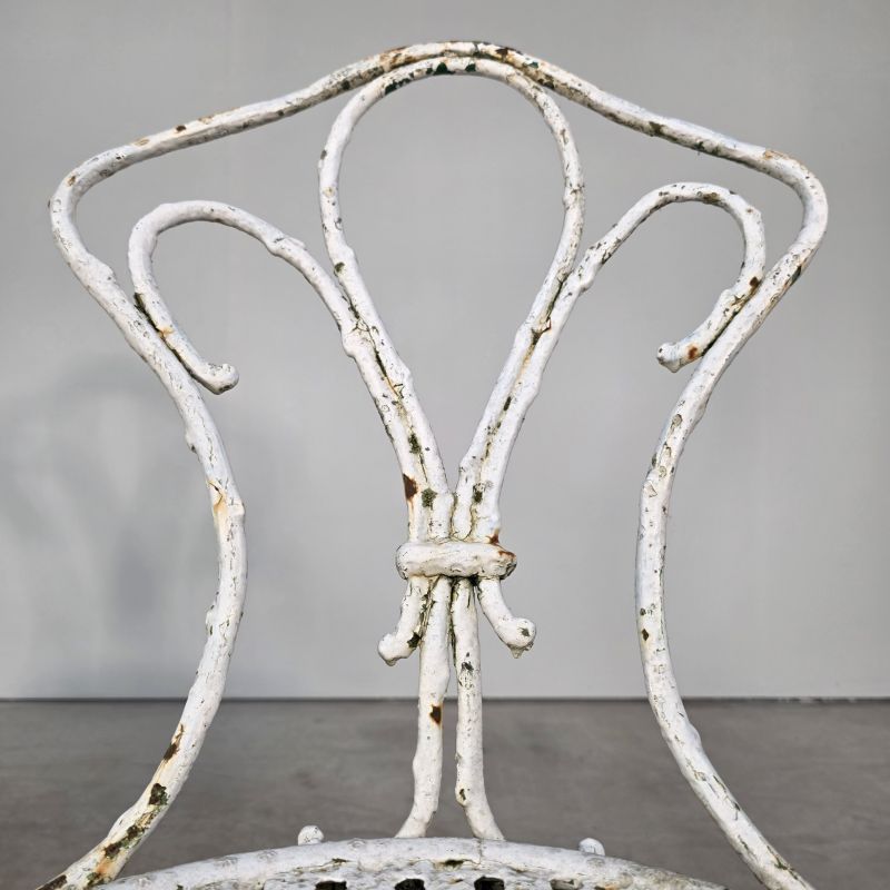Superbe paire de chaises de jardin 19ème de la fonderie Durenne. Autre prise de vue