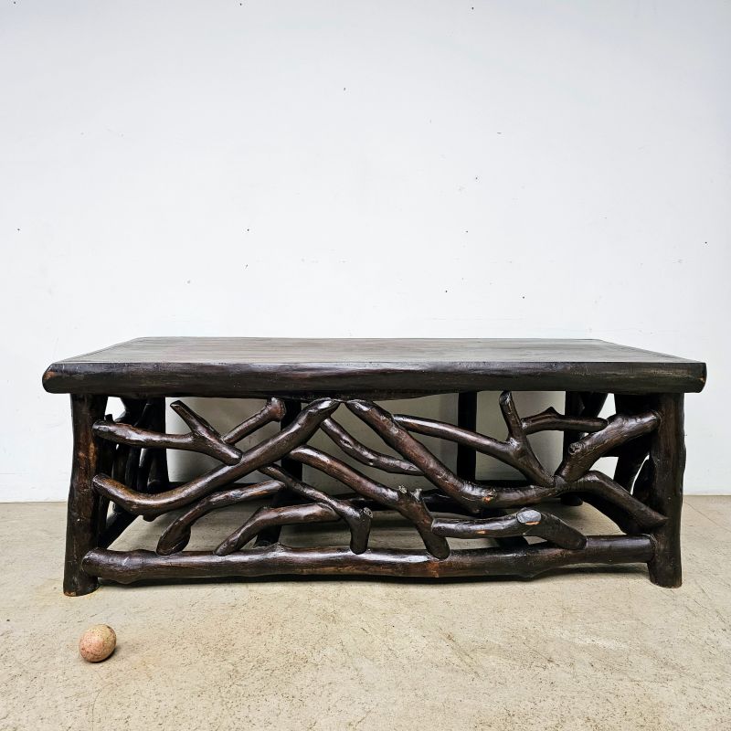 Curious tree branch counter. Alternate view