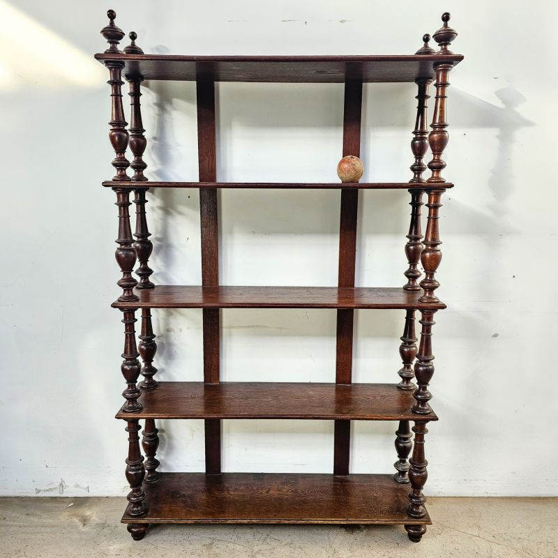 Beautiful late 19th century oak bookcase
