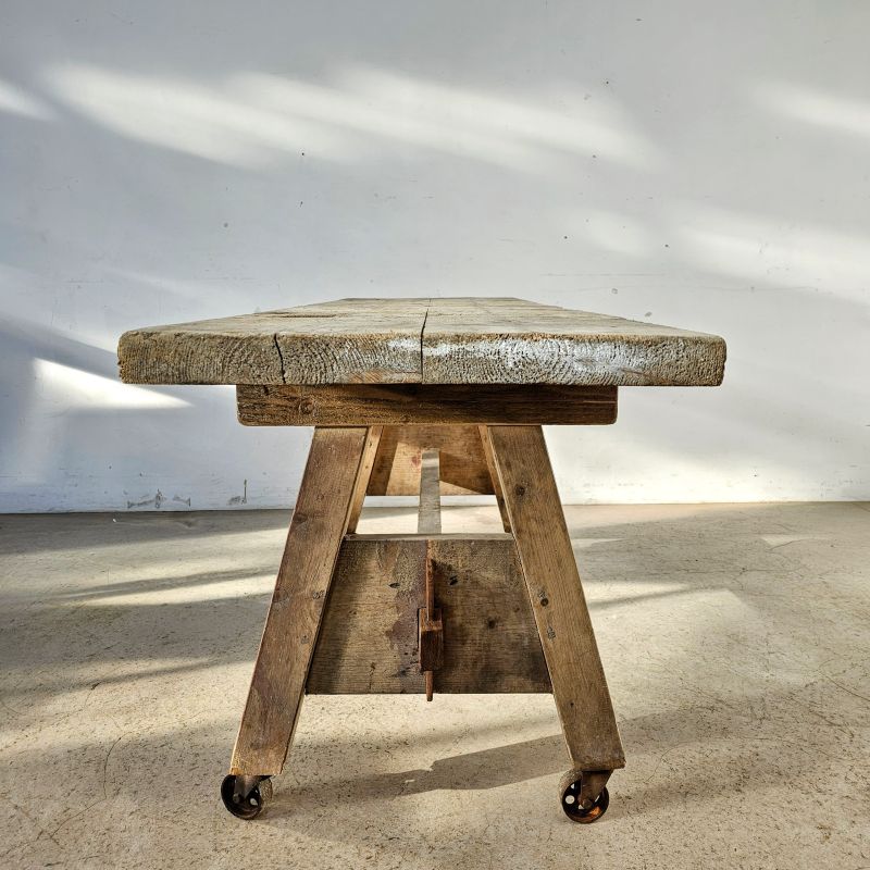 Nice workbench on casters mounted with keys. Alternate view