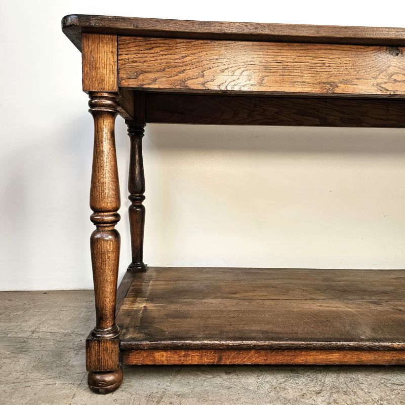 Élégante table de drapier 19éme en chêne. Autre prise de vue