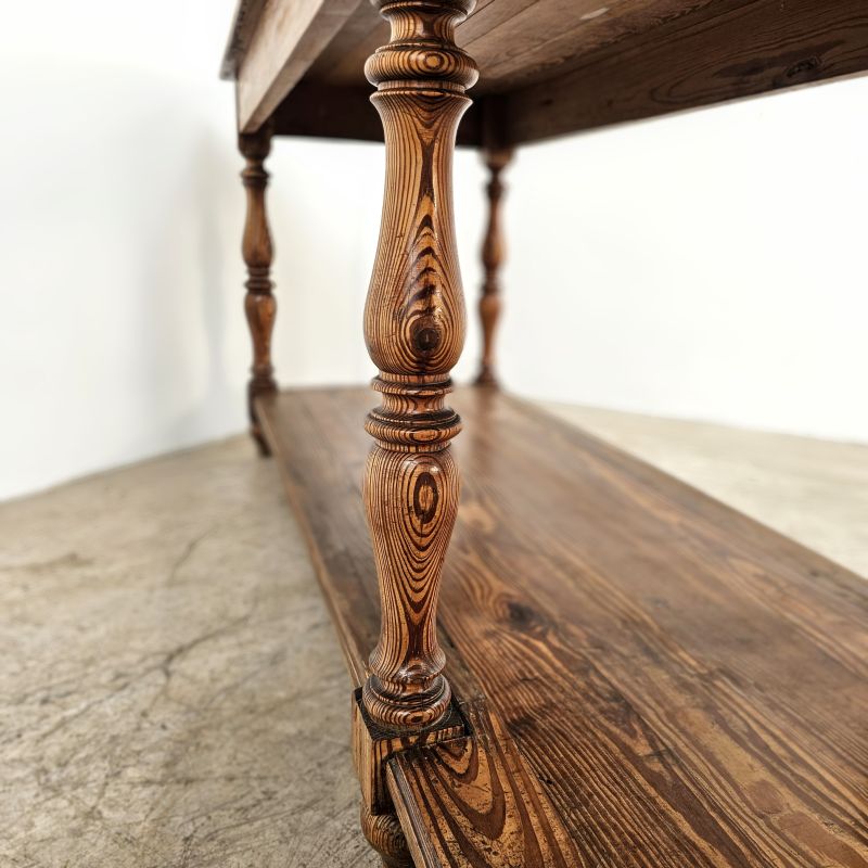 Superbe et grande table de drapier 19ème à 8 pieds. Autre prise de vue