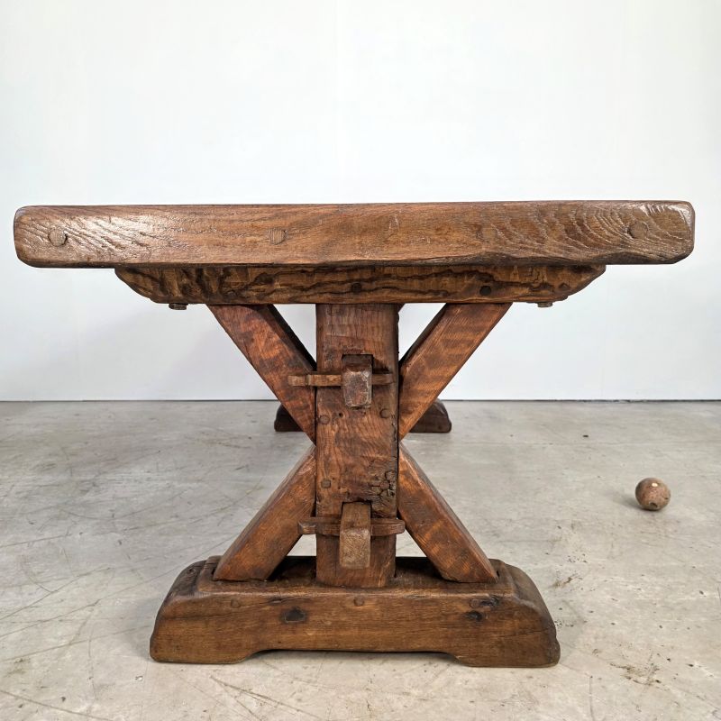 Massiv 19th oak inn table. Alternate view
