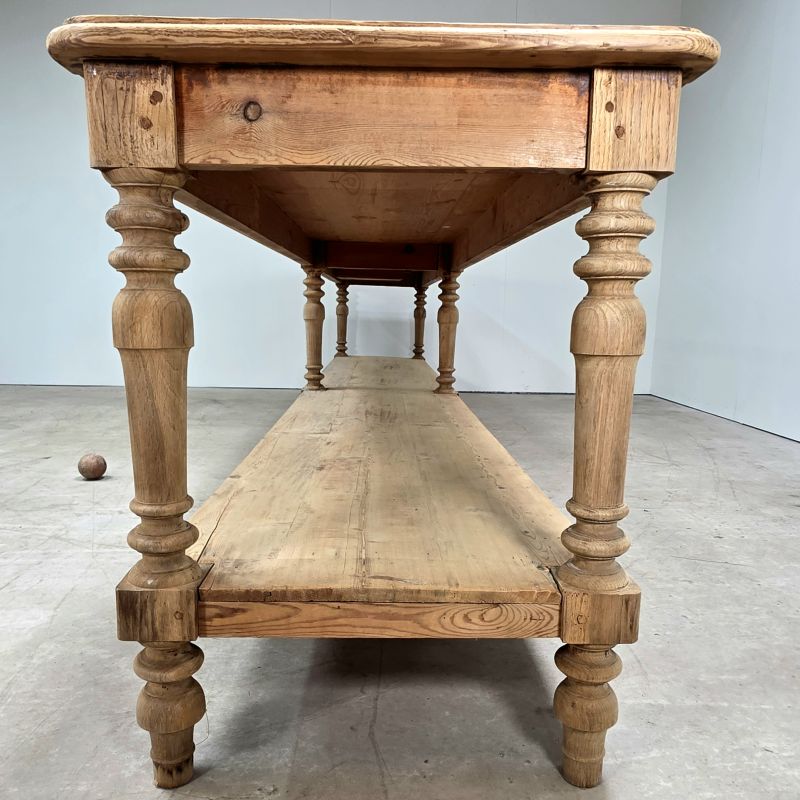 Grande table de drapier à 6 pieds vers 1900. Autre prise de vue