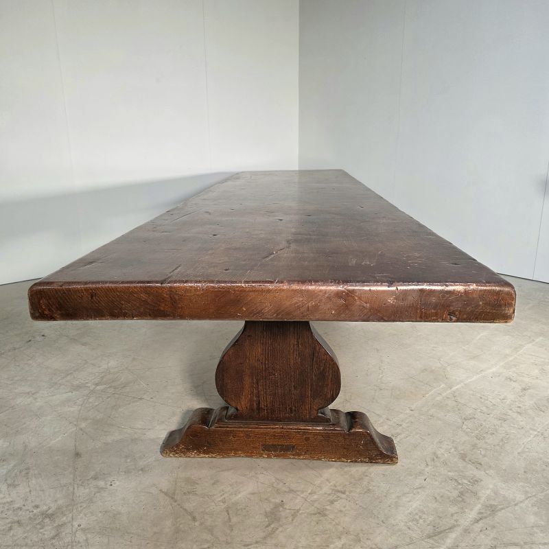 Très grande table de monastère en orme.                  Plateau en une planche !. Autre prise de vue