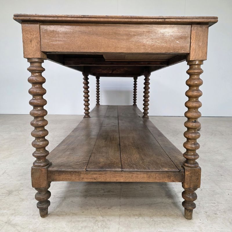 Grande table de drapier fin 19éme en chêne. Autre prise de vue