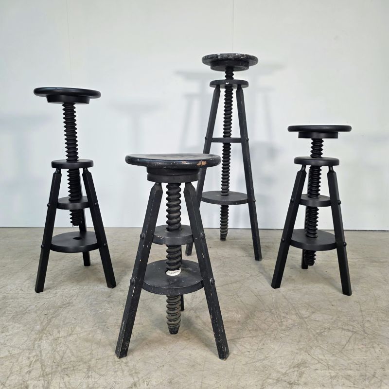 Lot de 4 sellettes de peintre en bois