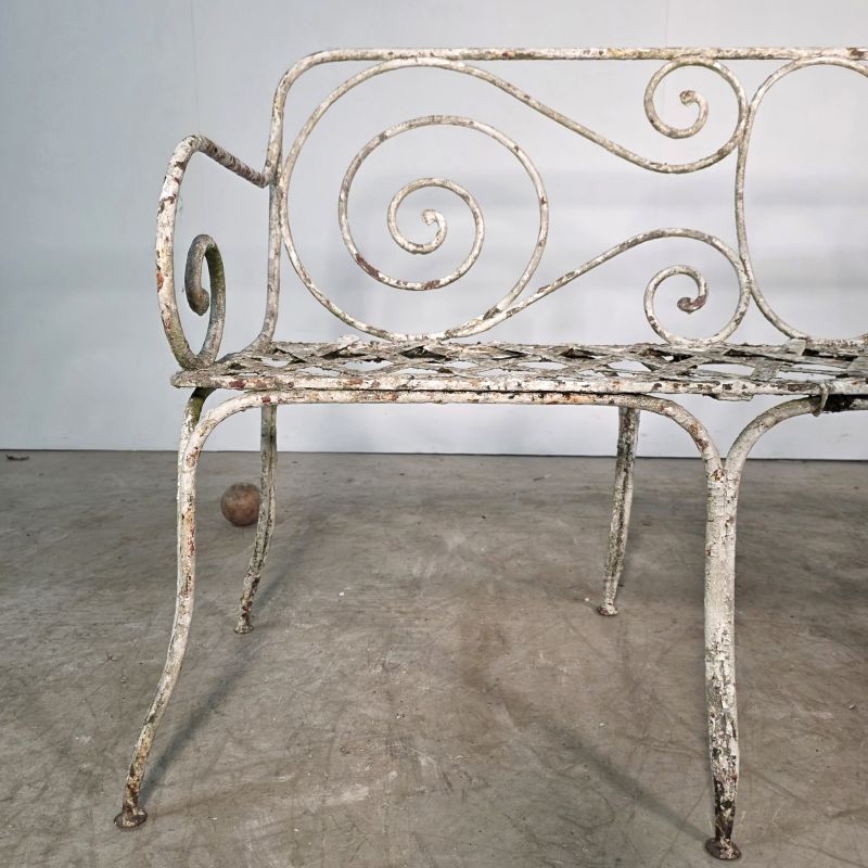 Joli banc de jardin en fer vers 1900. Autre prise de vue