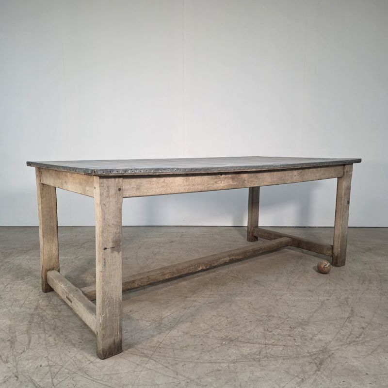 Table de fleuriste en chêne blanchi dessus zinc