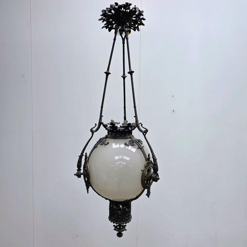 Belle lanterne de hall 19ème en bronze et opaline