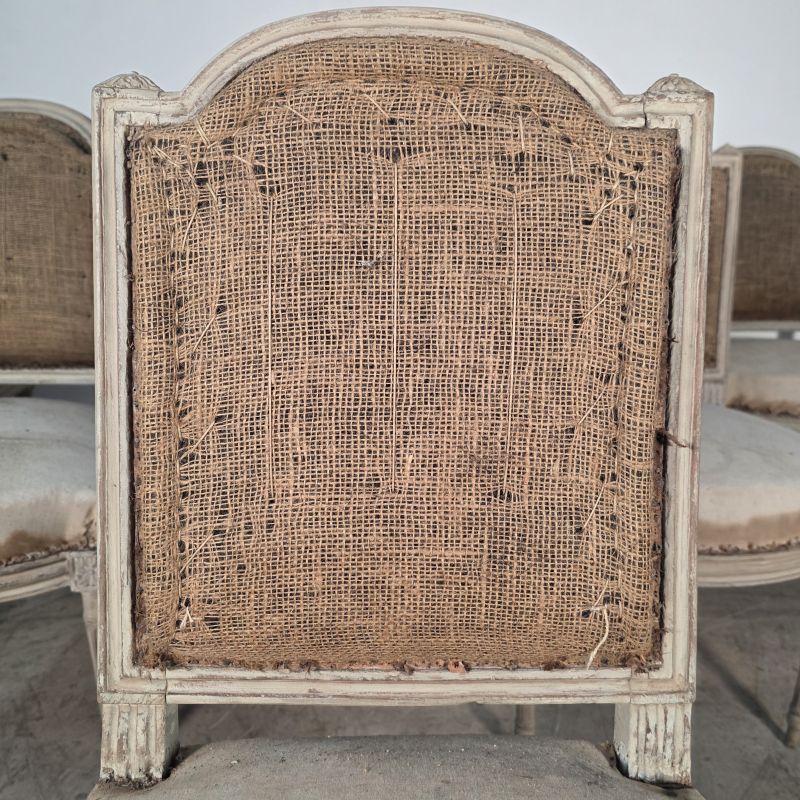 Série de 6 chaises 18éme d'époque Louis XVI. Autre prise de vue